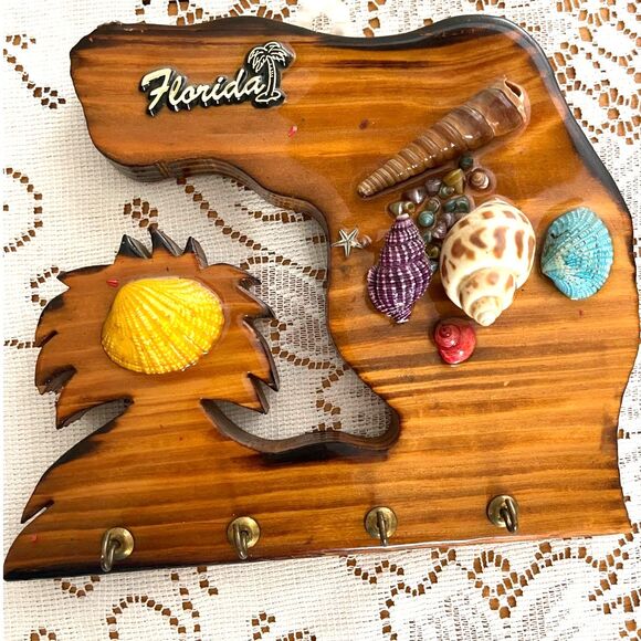 Vintage Wood FLORIDA Sea Shell Beach Theme Key Holder Hook Wall Plaque - Picture 1 of 8